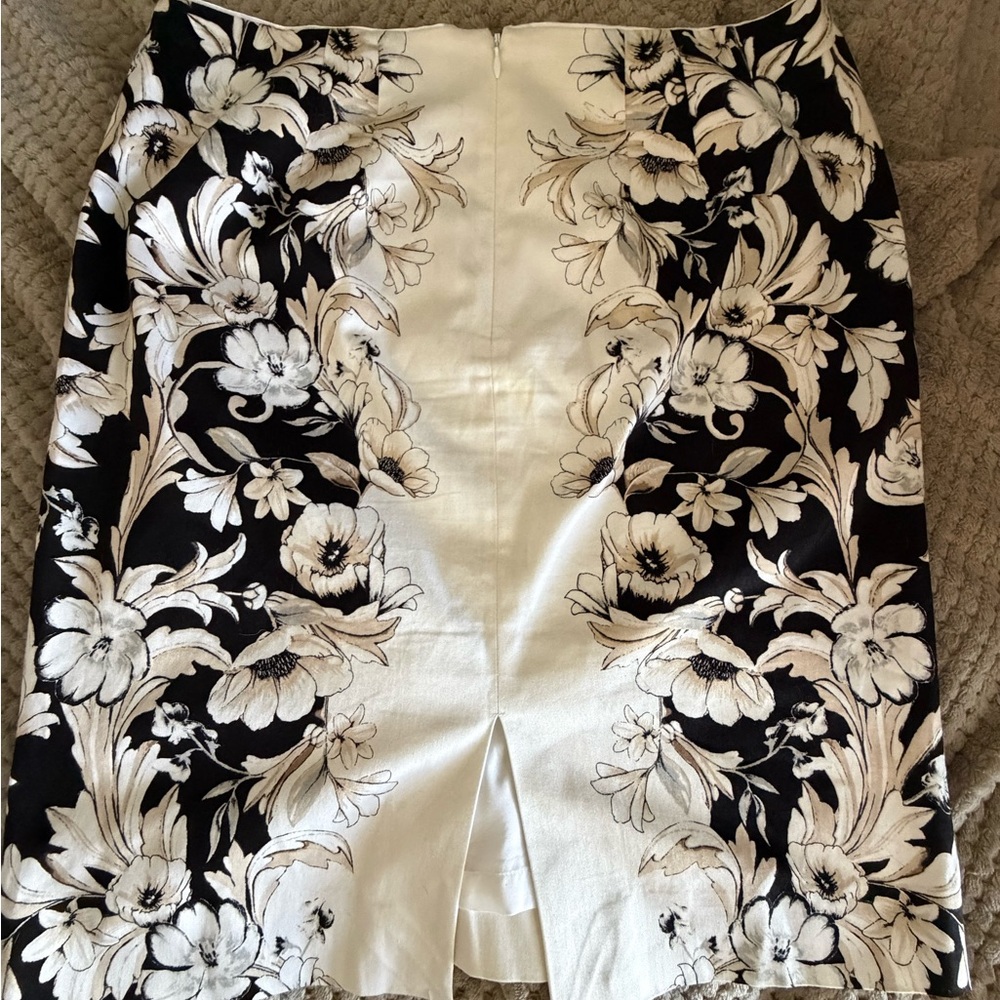 White House Black Market Floral Skirt in Black and White